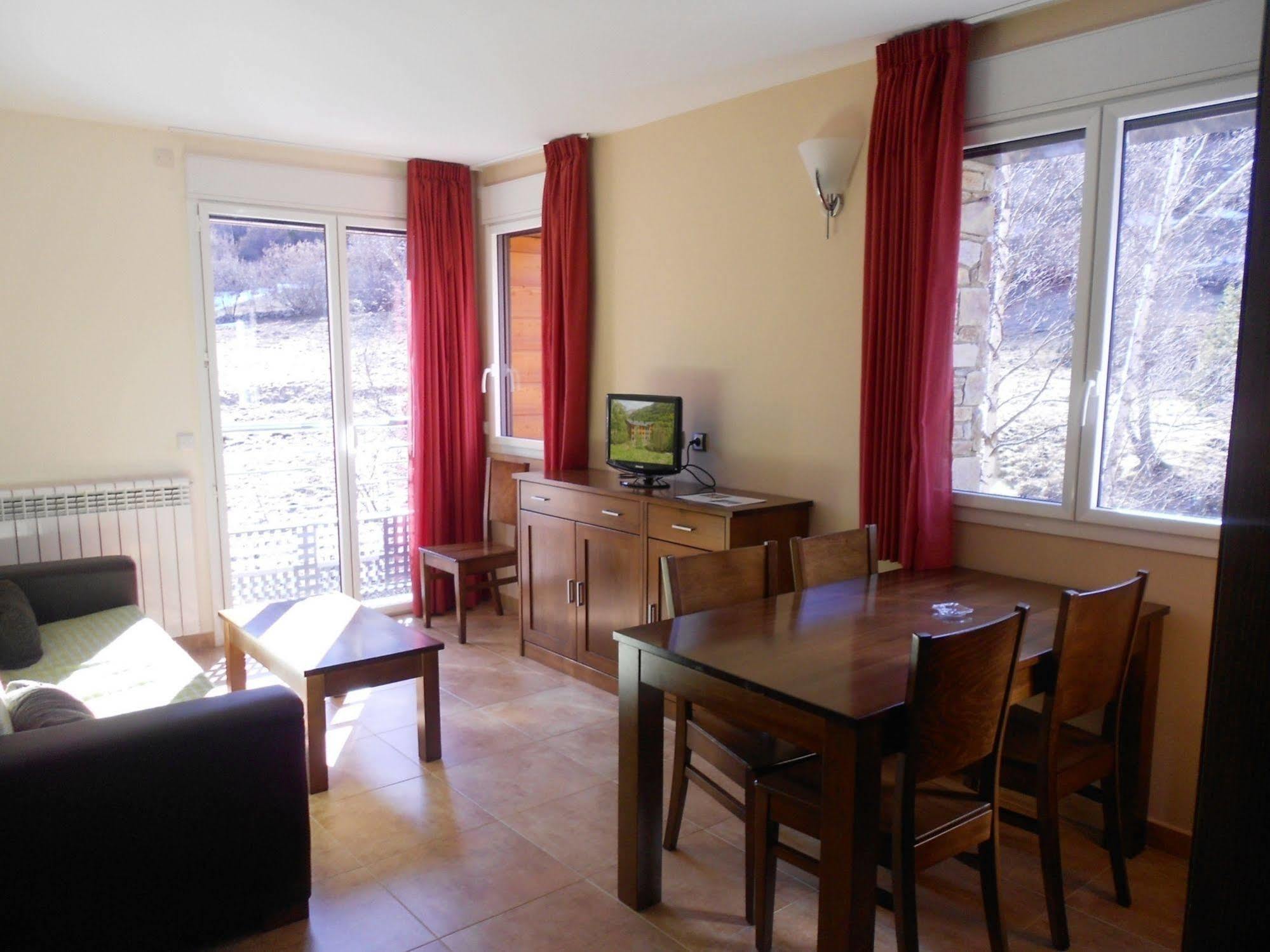 Aparthotel Rialb Ел Серат Екстериор снимка