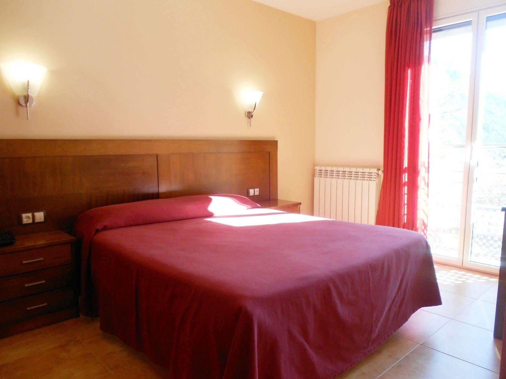 Aparthotel Rialb Ел Серат Екстериор снимка